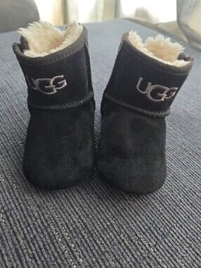 Baby UGGS size 4/5